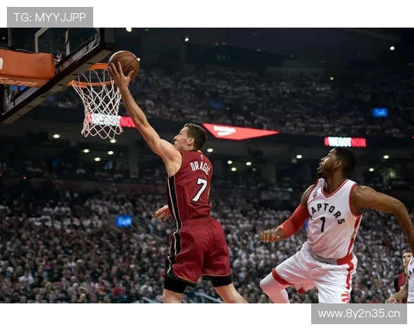 免费观看NBA赛事直播全程高清跟踪精彩比赛瞬间 - 副本 (3)